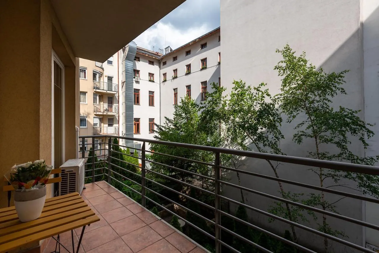 Pesti City Apartment&Free Parking Budapest 0*,  Hungary