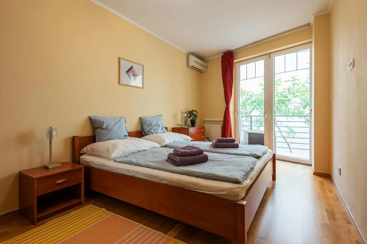 Pesti City Apartment&Free Parking Budapest Apartment