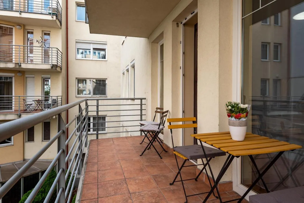 Pesti City Apartment&Free Parking Budapest Apartment